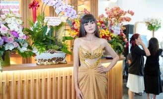 Hoa hậu Kim Nguyên khoe vòng một nóng bỏng trong hình tượng nữ hoàng Ai Cập