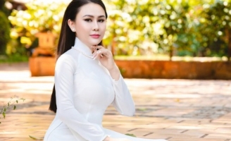 Hoa hậu Lý Kim Ngân: ''Trải qua hàng trăm năm, phụ nữ Việt Nam vẫn đẹp nhất trong tà áo dài!''