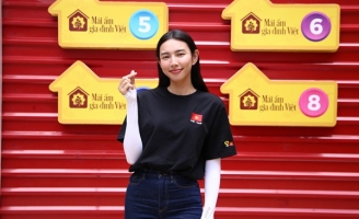 Hoa hậu Nguyễn Thúc Thùy Tiên bật khóc, nhớ tuổi thơ sống cùng dì ruột 