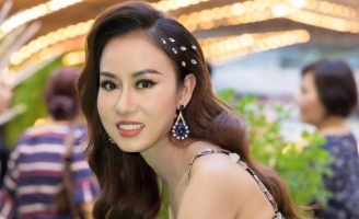 Hoa hậu Rose Trân sang trọng khoe nhan sắc không tuổi trong tiệc sinh nhật