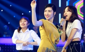 Hòa Minzy cầm tiền “đi đường quyền” khi chọn nhầm thí sinh ở Giọng Ải Giọng Ai 