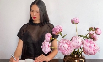 Hoàng Ngân: Từ nhà thiết kế tài ba đến nữ họa sĩ, “cây bút