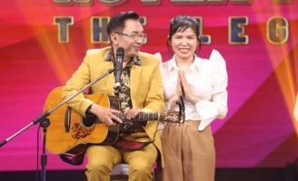  “Hoàng tử Mưa Bụi” Đình Văn lần đầu “khoe” vợ trên sóng truyền hình