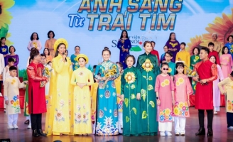 Hơn 100 em khiếm thị trình diễn tài năng trong chương trình 