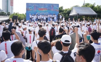 Hơn 300 nghệ sĩ cùng tham gia ngày hội đi bộ vì sức khỏe gia đình và cộng đồng