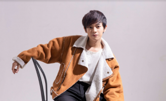 “Hot boy kẹo kéo