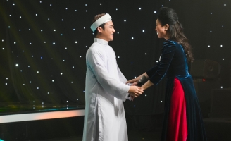 Hotboy Henry Ngọc Thạch khiến ca sĩ Thuỳ Trang đòi ôm