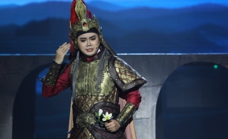 Khánh Dư hoá anh hùng “Lý Thường Kiệt” tại Trăm Năm Ánh Việt 2022