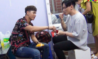 Khánh Phương, Châu Gia Kiệt thân thiết ở hậu trường Người một nhà mùa 2