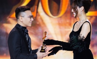 Kiếng Cận xúc động khi được vinh danh Nhiếp ảnh gia của năm