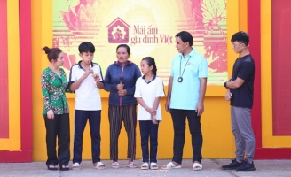 Kiều Linh cảm phục trước bé trai 13 tuổi học thổi sáo kiếm tiền phụ mẹ nuôi em