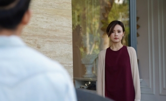 Kiều Minh Tuấn được Midu tặng xế hộp làm quà cưới