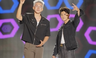 Lâm Vinh Hải tái xuất sân khấu Én kết hợp cùng tiktoker Nhật Quang