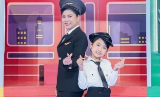 Lâm Vỹ Dạ muốn có con gái sau khi làm bạn dẫn của bé Candy Ngọc Hà  