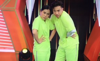 Lâm Vỹ Dạ nhất mực “bám” S.T Sơn Thạch không chịu nhường ai   