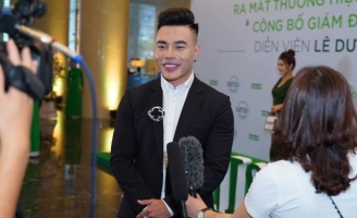 Lê Dương Bảo Lâm lịch lãm trong ngày nhận chức CEO