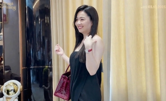 Lê Khánh đeo nhẫn hột xoàn, bông tai kim cương “nặng trĩu”