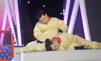 Lê Nhân cover giọng hát của Hoa hậu Tiểu Vy tại “Đấu trường tài năng”