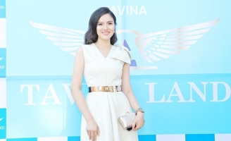 Lê Thị Phương khoe sắc trong buổi khai trương Bất động sản Tavina Land