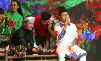 Leo Minh Tuấn được danh ca Phương Dung khen ngợi khi hát “Câu chuyện đầu năm”