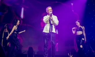 Lex Nguyễn debut ngoạn mục với giọng hát trữ tình tại New Beginnings Concert