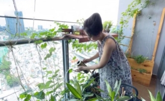 Liêu Hà Trinh hoá “nông dân” chính hiệu trong Ở Nhà Vui Mà