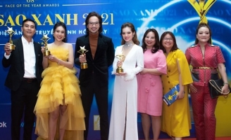 Lộ diện bạn gái tin đồn cạnh Đoàn Minh Tài khi vinh danh giải thưởng Ngôi sao xanh 