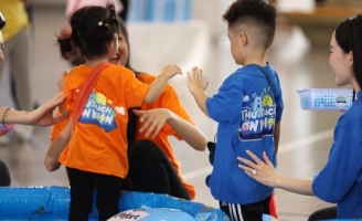 Loạt ảnh hậu trường đáng yêu của Corbin và Bona trong Thử Thách Lớn Khôn mùa 2