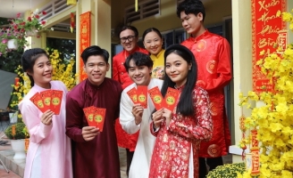 Long Nón Lá mở đầu năm 2022 với ca khúc xuân mang tên “Say Xuân” 