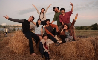 Lòng tốt “len lỏi” từ Lật Mặt 7 sang tận Lật Mặt 8: Cho đi rồi sẽ nhận lại!