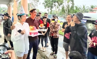 Lý Hải “làm điều bất ngờ ” để tặng diễn viên Lật Mặt 6 nhân ngày sinh nhật