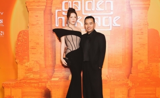 Lý Nhã Kỳ đeo kim cương 20 tỷ dự fashion show Lê Thanh Hòa