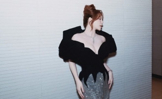 Lý Nhã Kỳ được vinh danh với chặng đường hoạt động nghề bền bỉ 2 thập niên