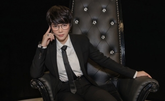 Lý Nhã Kỳ hóa tomboy trên ghế nóng Đánh thức đam mê