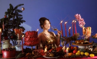 Lý Nhã Kỳ: Nữ hoàng băng giá tỏa sáng mùa Noel