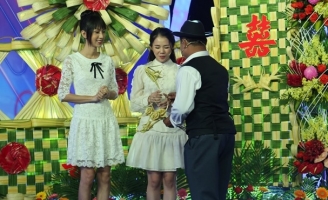 Lynk Lee “nhận” nghệ nhân làm cổng cưới là bố chồng