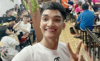 Mạc Văn Khoa nói gì khi quán bún đậu bị nghi mắm tôm có gián, giá cao 