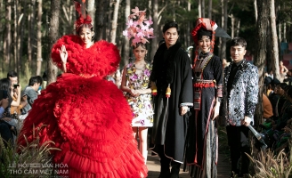  Mãn nhãn fashion show giữa rừng núi Đắk Nông