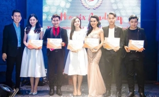 MC Cao Tùng Minh làm lễ trao bằng tốt nghiệp cho 200 học viên 