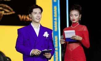 MC Kim Đô kết hợp ăn ý cùng Á hậu Quốc Tế Mook tại Cosmo Carnival Show