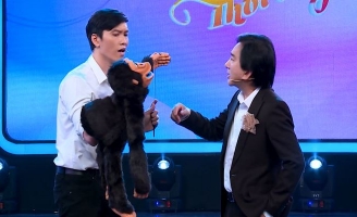 MC Kim Tử Long bất ngờ song ca cùng nam tiếp viên hàng không 