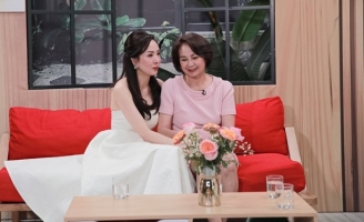 MC Ngọc Khánh bất ngờ xuất hiện trên sóng truyền hình cùng mẹ chồng