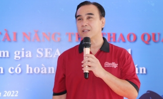 MC Quyền Linh đại diện Amity trao học bổng động viên VĐV Sea Games 31
