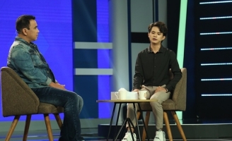 MC Quyền Linh hóa giải hiểu lầm 10 năm của hai bố con nam giảng viên 26 tuổi 