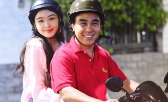 MC Quyền Linh khoe được con gái Lọ Lem “hộ tống” đi làm