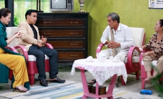 MC Quyền Linh ngưỡng mộ cặp vợ chồng hơn 20 không biết nhà đất liền là gì