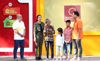 MC Quyền Linh, Quốc Thuận và Đàm Hằng bỏ tiền túi tặng các em nhỏ mồ côi