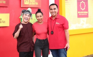 MC Quyền Linh xúc động với giọng hát của ca sĩ Thảo Trang