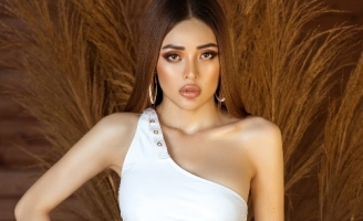 Miệt mài tập Gym, hoa hậu Trần Phương Hà khoe khéo body đồng hồ cát săn chắc 