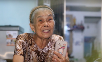 Một cụ bà ngoài 70 với sứ mệnh phát cơm miễn phí tại Sài Gòn 